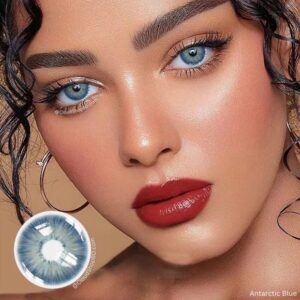 عدسات لاصقة زرقاء